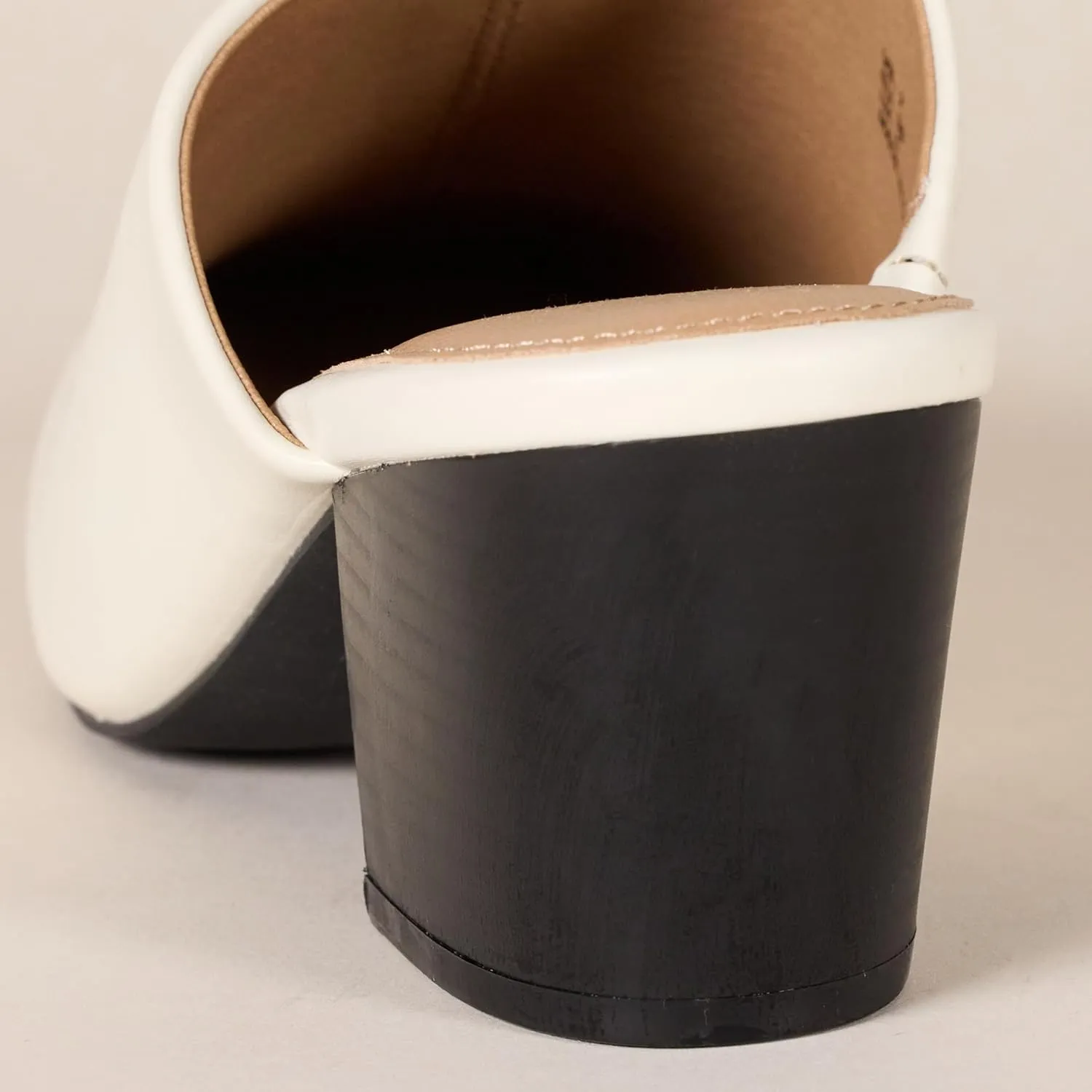 Amazon Essentials Women's Square Toe Mule