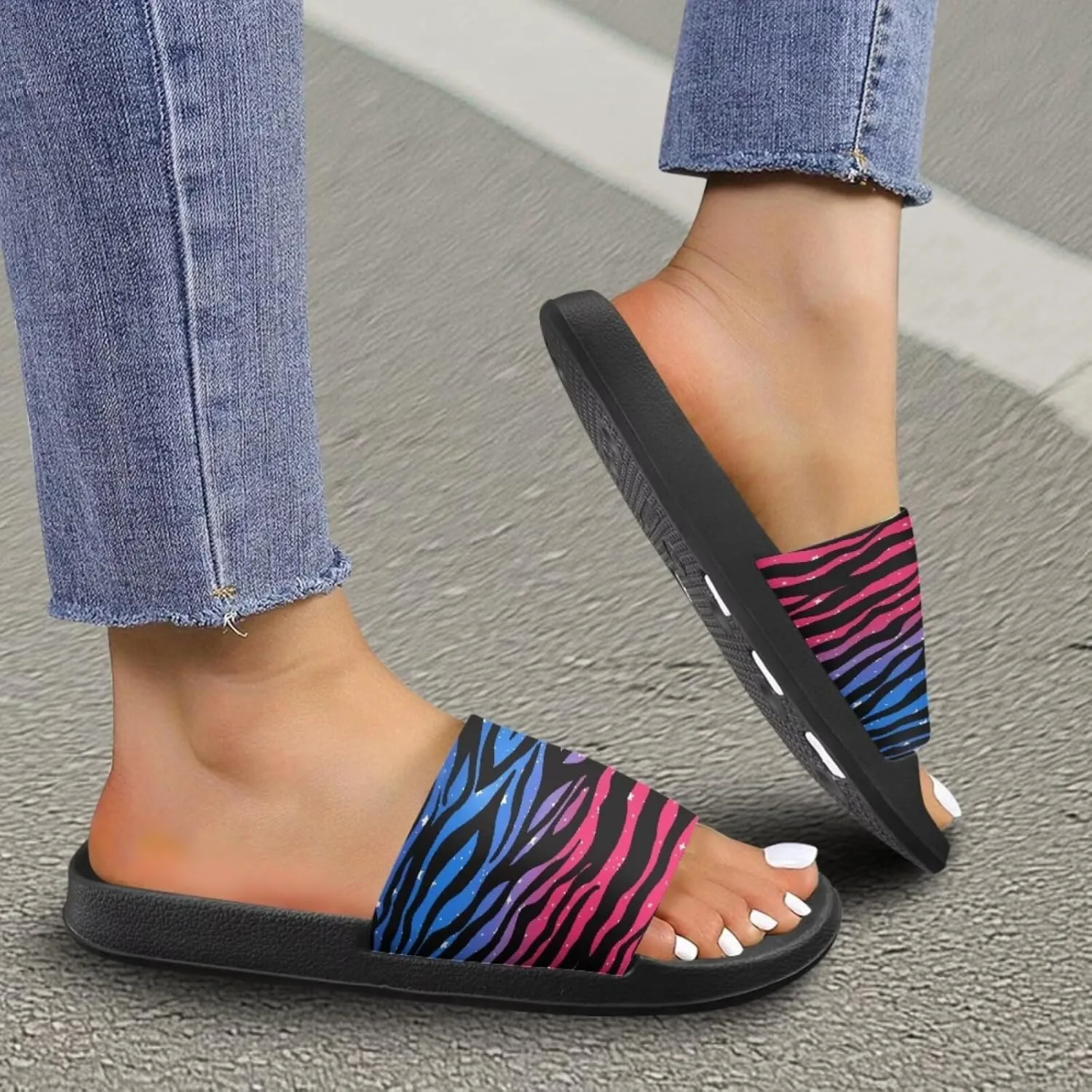 Binienty Women's Wide Slide Sandals Trendy Beach Flip Flops Lightweight Flat Slide Sandals for Daily Walks,Poolside,Water Park