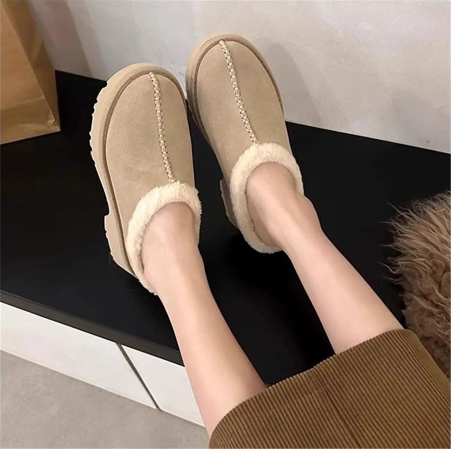 Fashion Platform Clogs for Women's Casual Outdoor Slip on Plush Lining Slippers Comfortable Outdoor Non Slip Women's Mules & Clogs