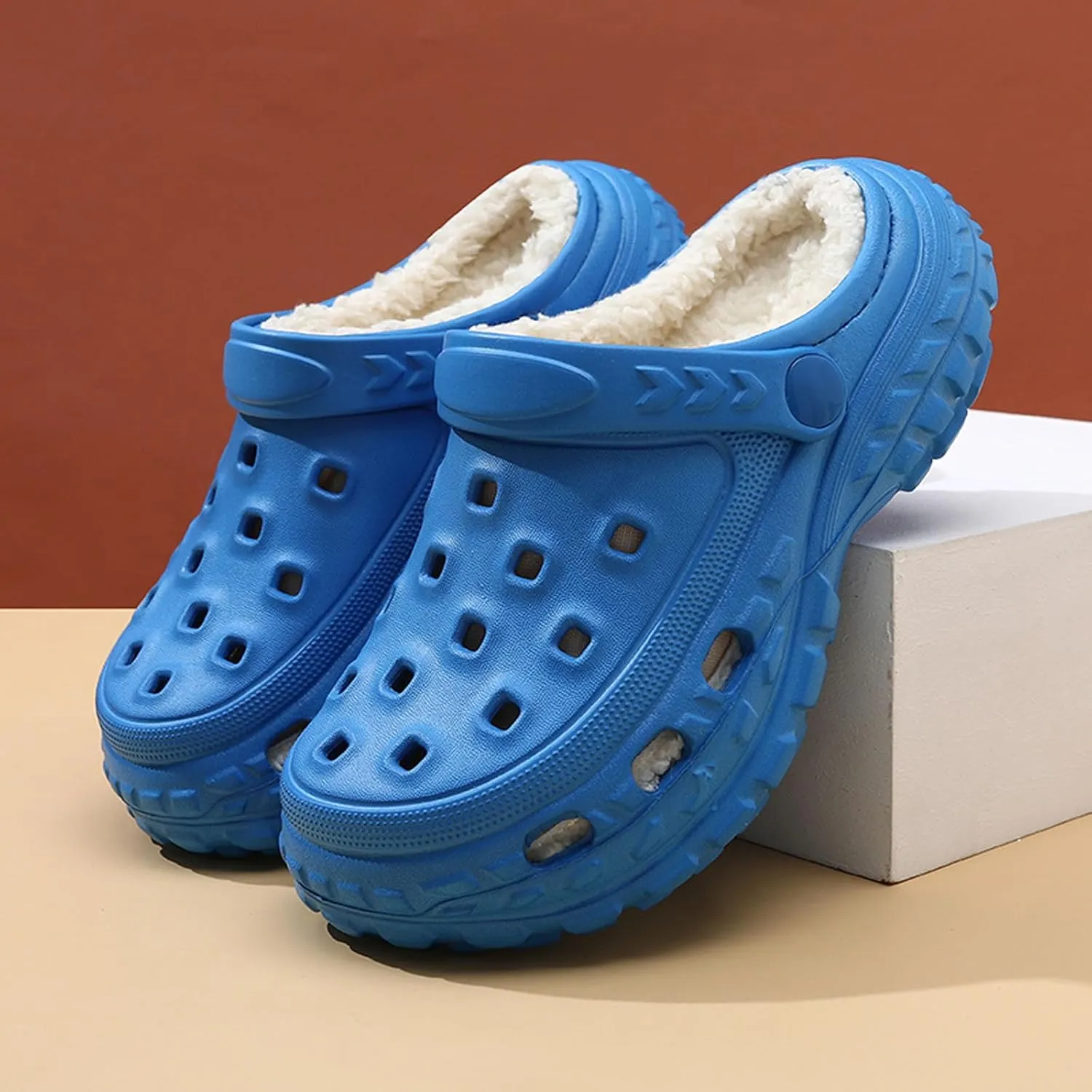 Kids Fur Lined Clogs Winter Warm Plush House Slippers Home Slippers Slip On Garden Shoes Indoor Outdoor Mules for Boys Girls