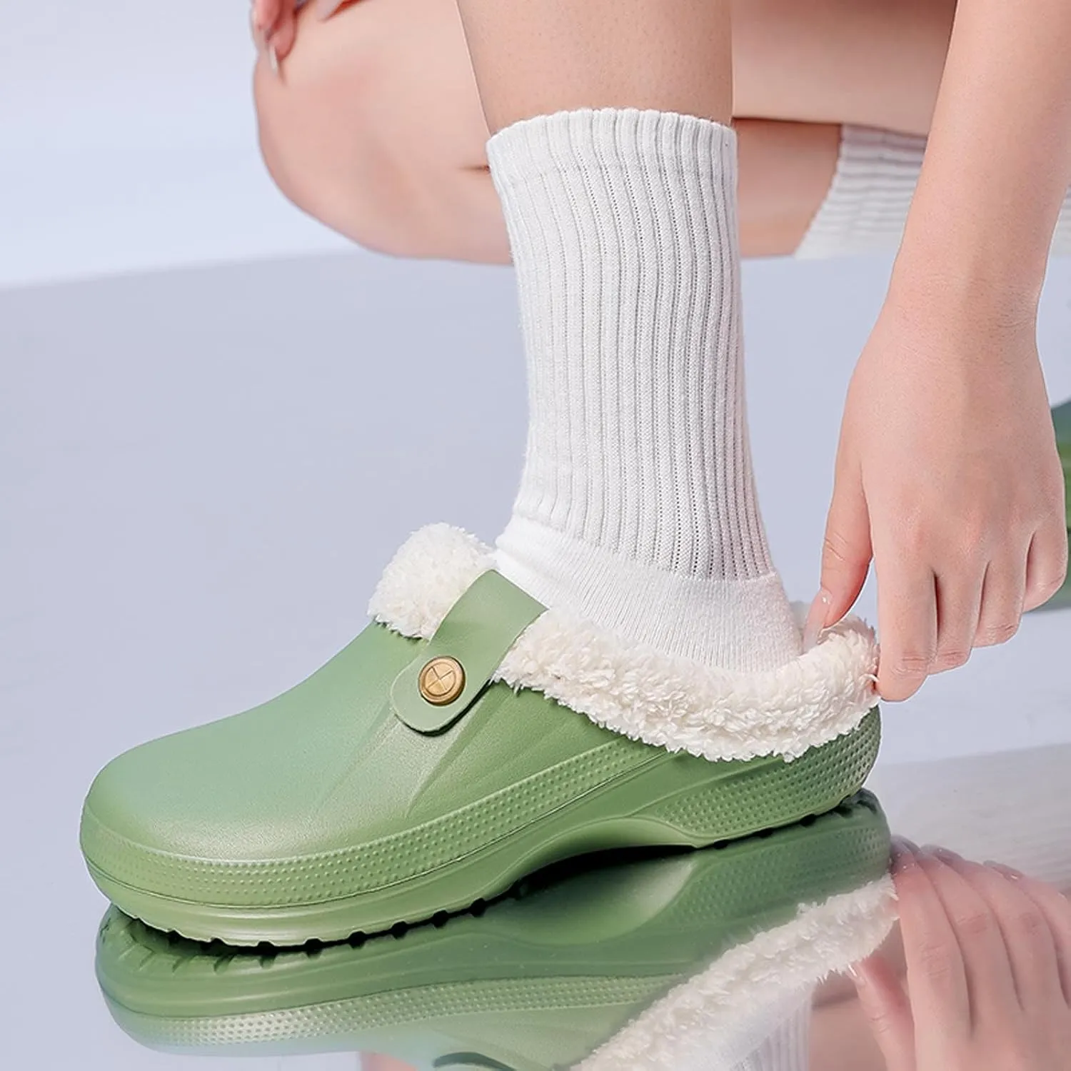 Mens Fur Lined Clogs Womens House Slippers Waterproof Garden Clogs Shoes Winter Warm Plush Home Bedroom Slippers Indoor Outdoor Mules
