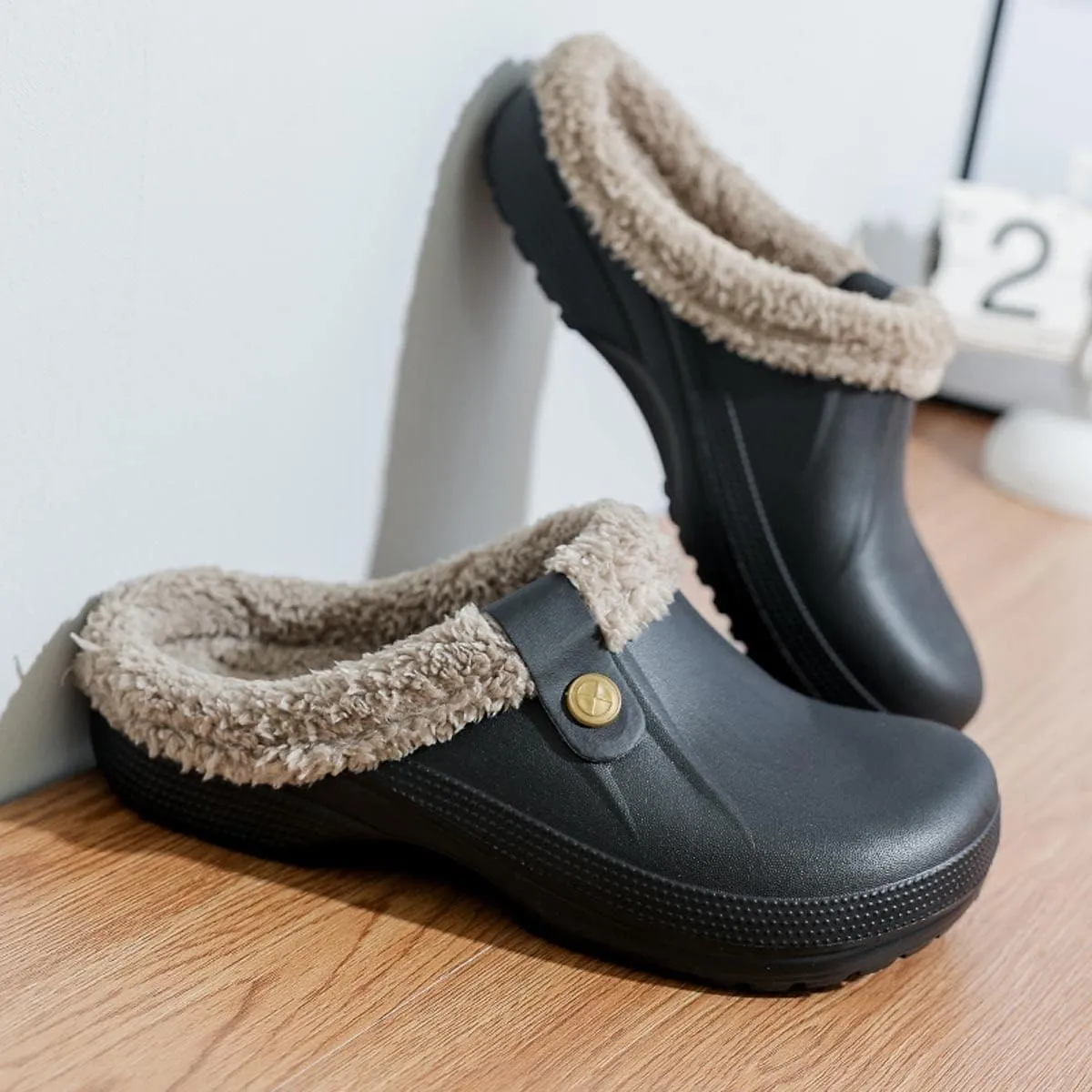 Mens Fur Lined Clogs Womens House Slippers Waterproof Garden Clogs Shoes Winter Warm Plush Home Bedroom Slippers Indoor Outdoor Mules