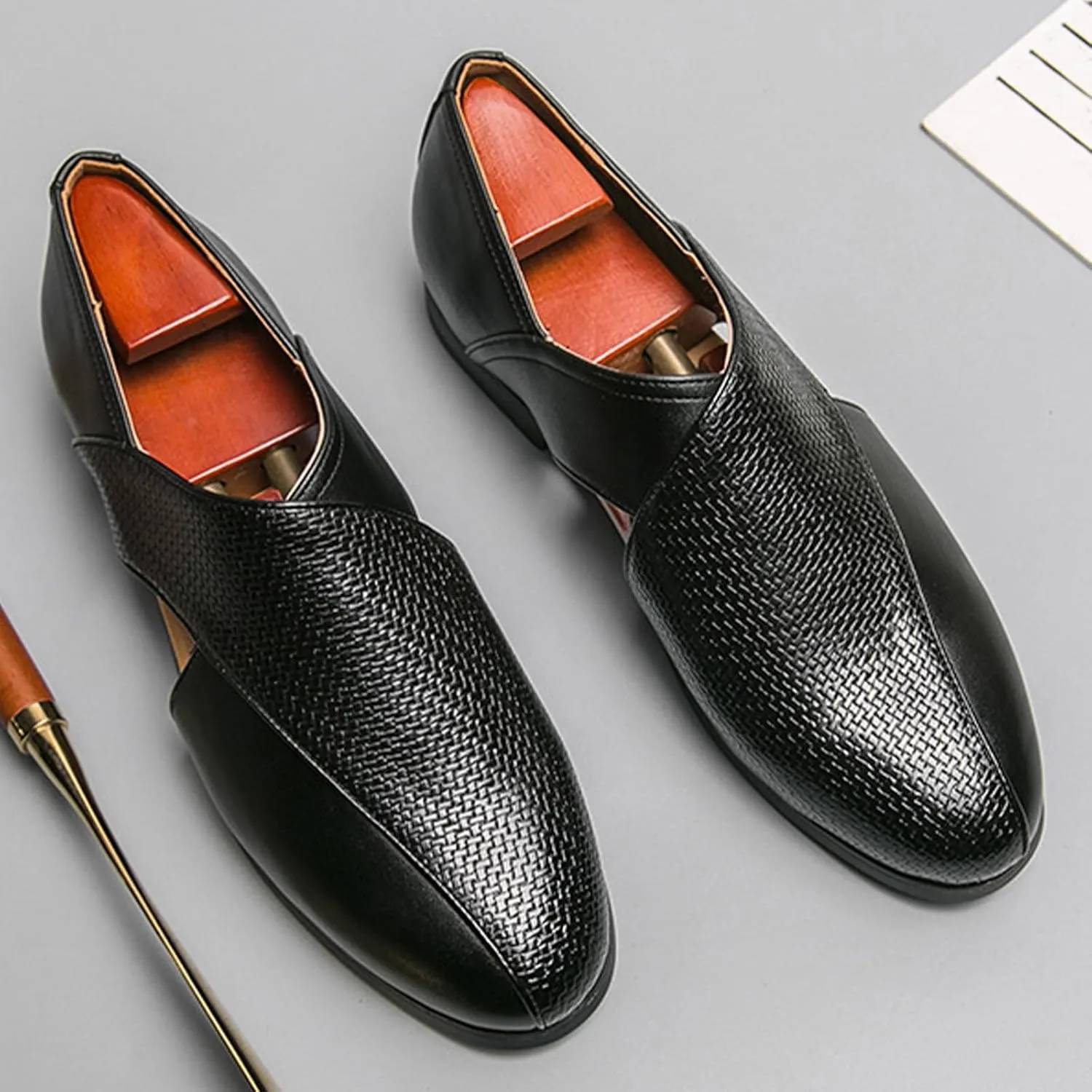 Men's Summer Business Genuine Leather Hollow Loafers Fashionable Retro Round Toe Slip-On Flat Breathable Comfortable Formal Leather Shoes for Men