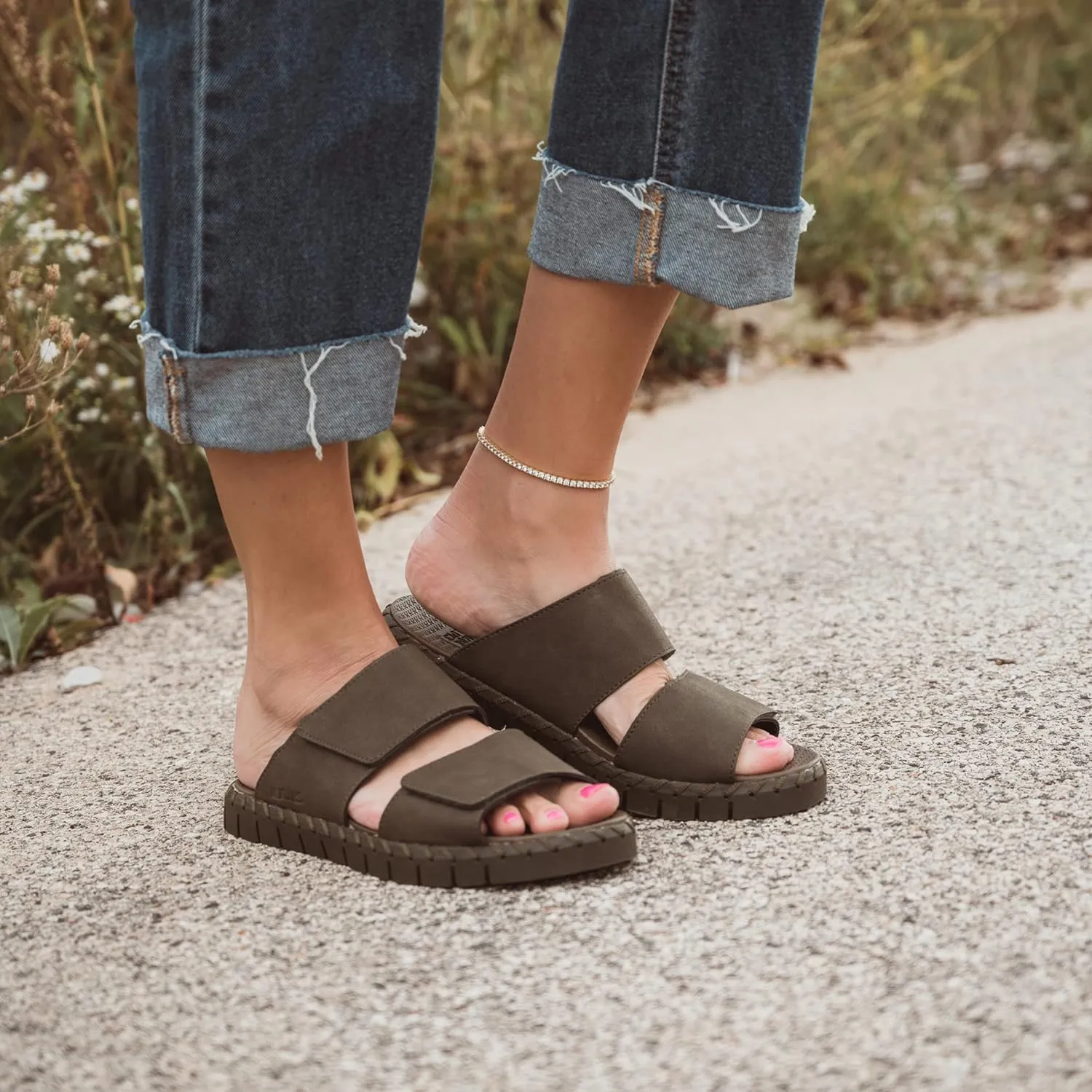 MUK LUKS Women's Flexi Central Park Sandals