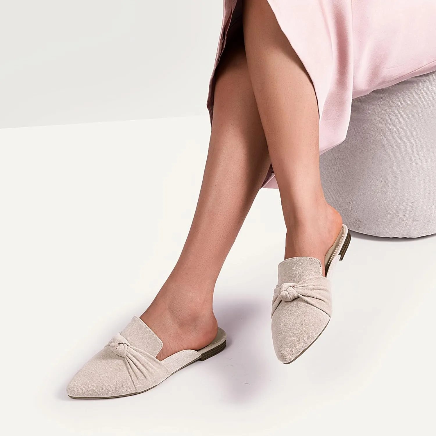 MUSSHOE Mules for Women Flats Comfortable Pointed Toe Slip on Women Mules Flats…