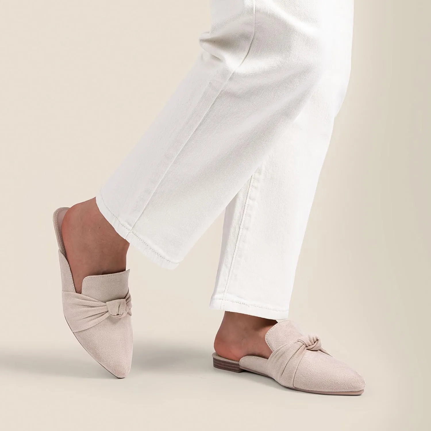 MUSSHOE Mules for Women Flats Comfortable Pointed Toe Slip on Women Mules Flats…