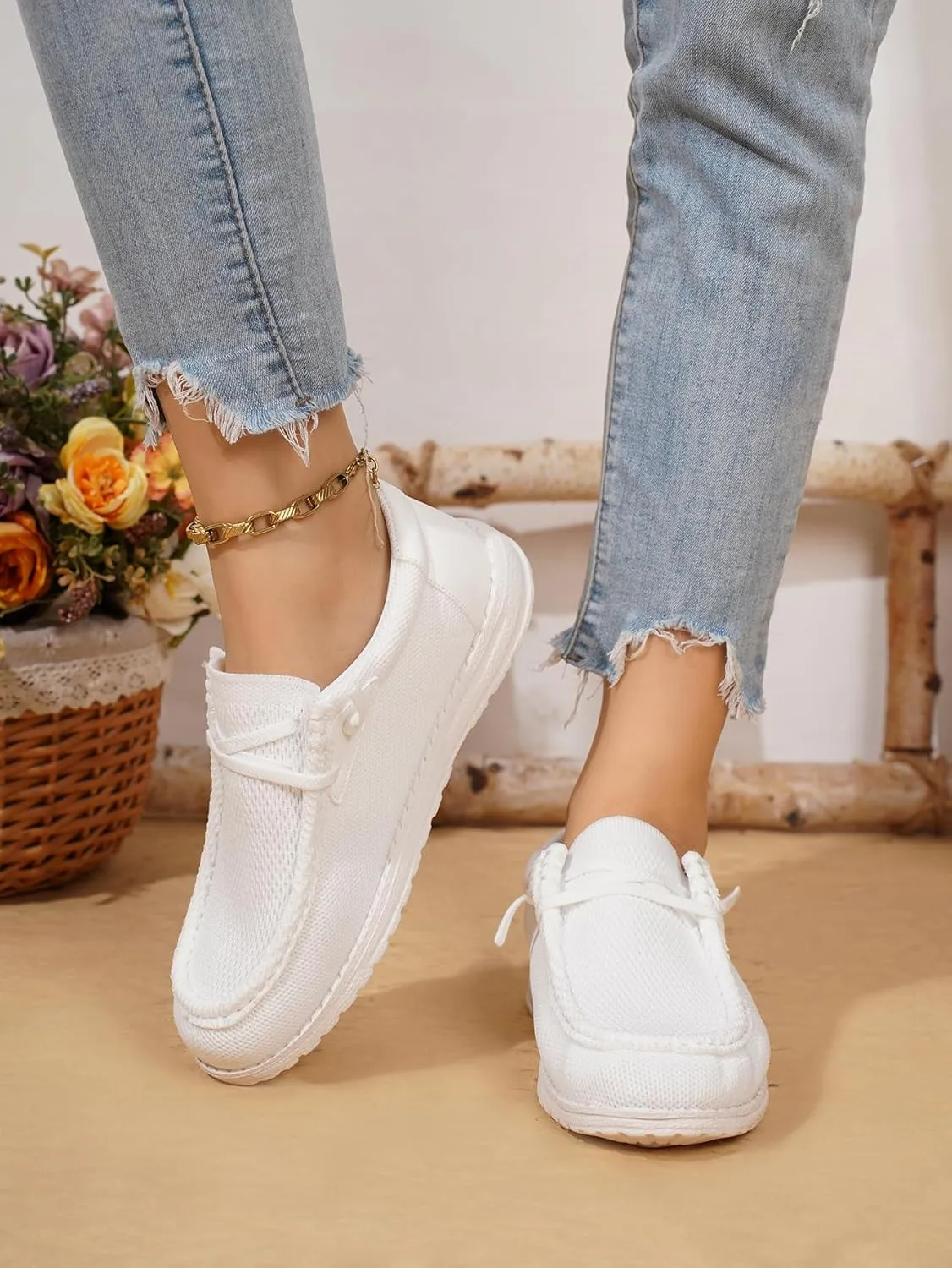 Pure White Minimalist Sneakers – Breathable Mesh Walking Shoes with Non-Slip Rubber Sole – Lightweight Comfortable Loafers & Sports Shoes for Men & Women
