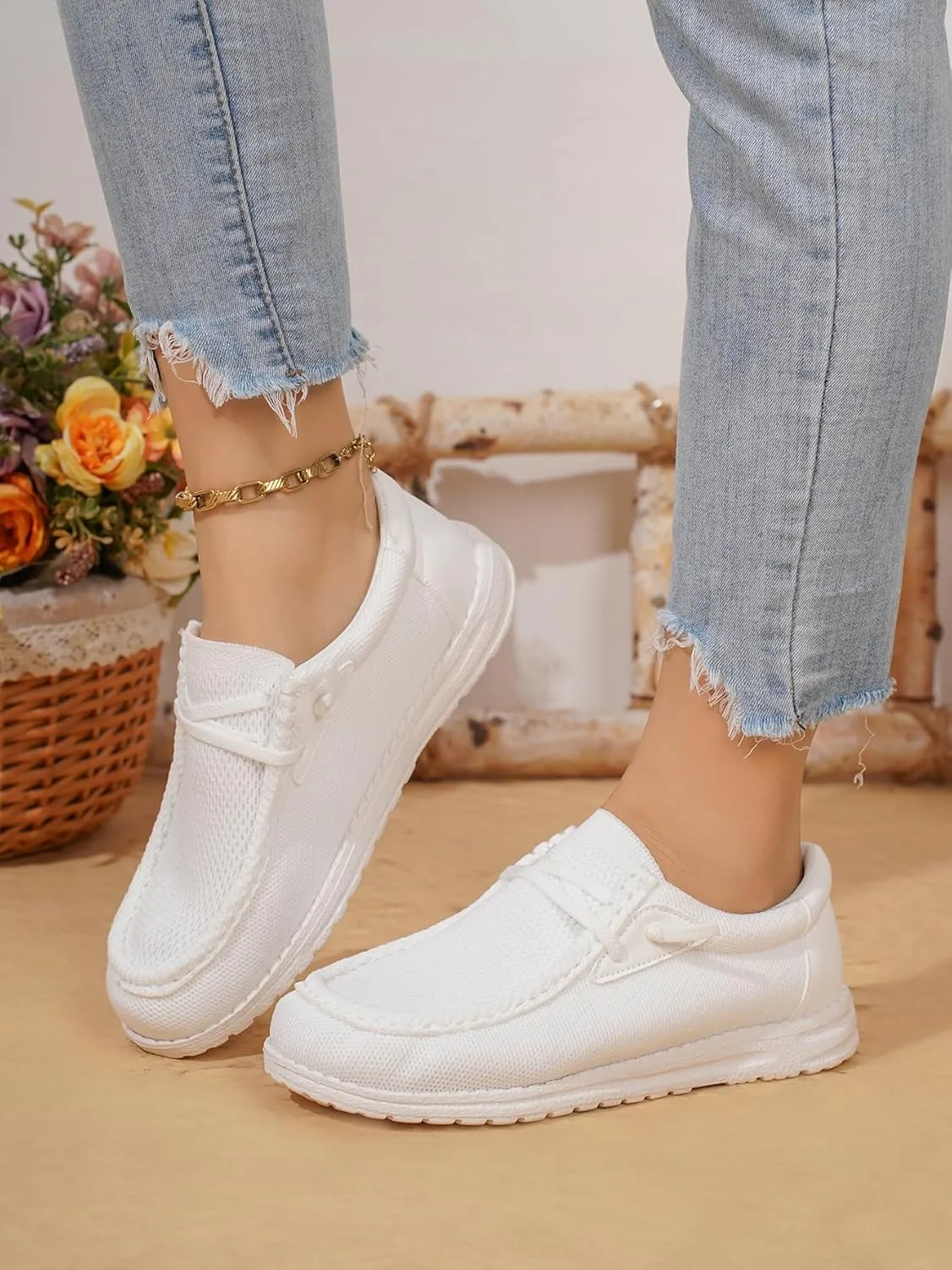 Pure White Minimalist Sneakers – Breathable Mesh Walking Shoes with Non-Slip Rubber Sole – Lightweight Comfortable Loafers & Sports Shoes for Men & Women