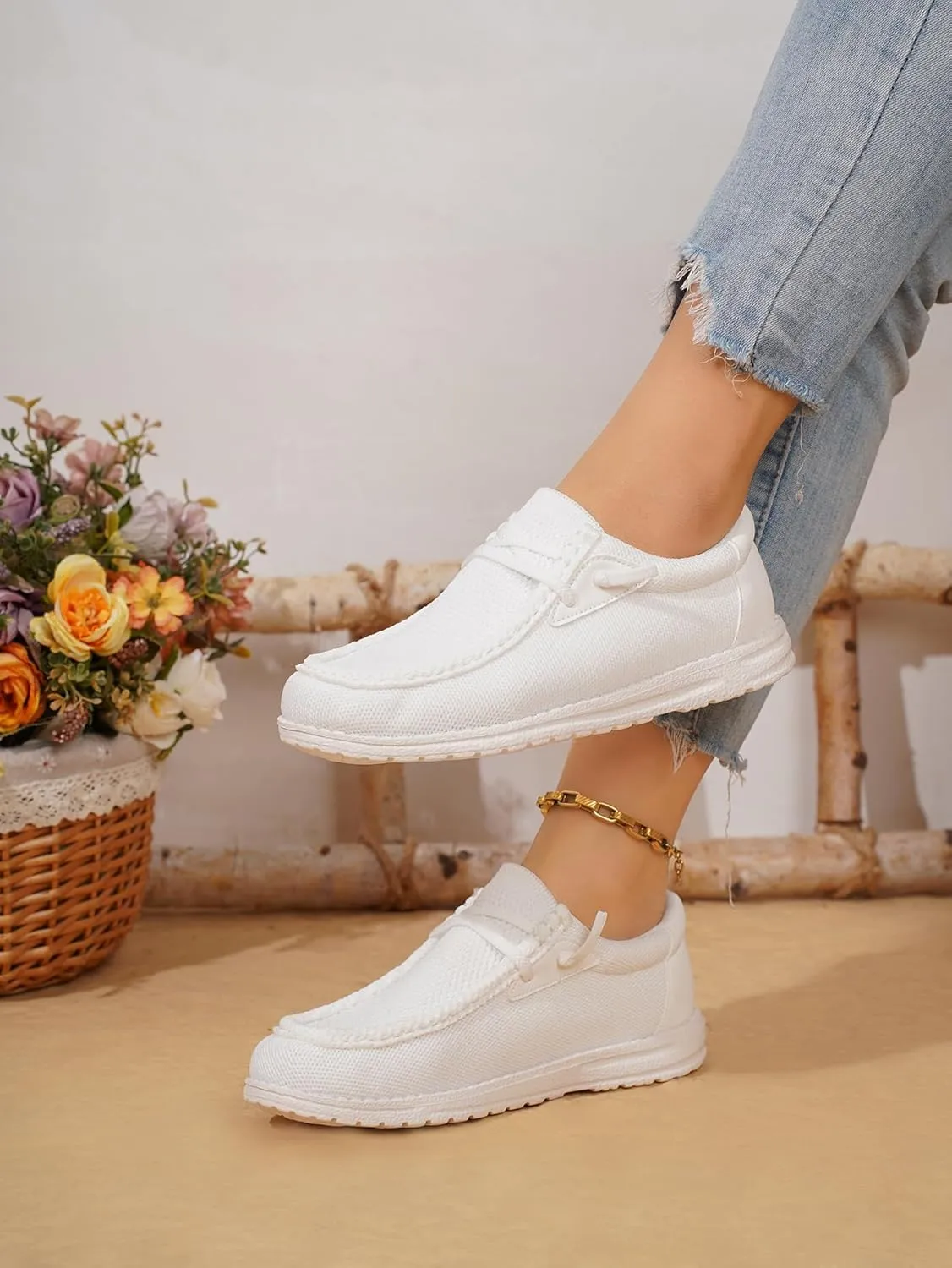 Pure White Minimalist Sneakers – Breathable Mesh Walking Shoes with Non-Slip Rubber Sole – Lightweight Comfortable Loafers & Sports Shoes for Men & Women