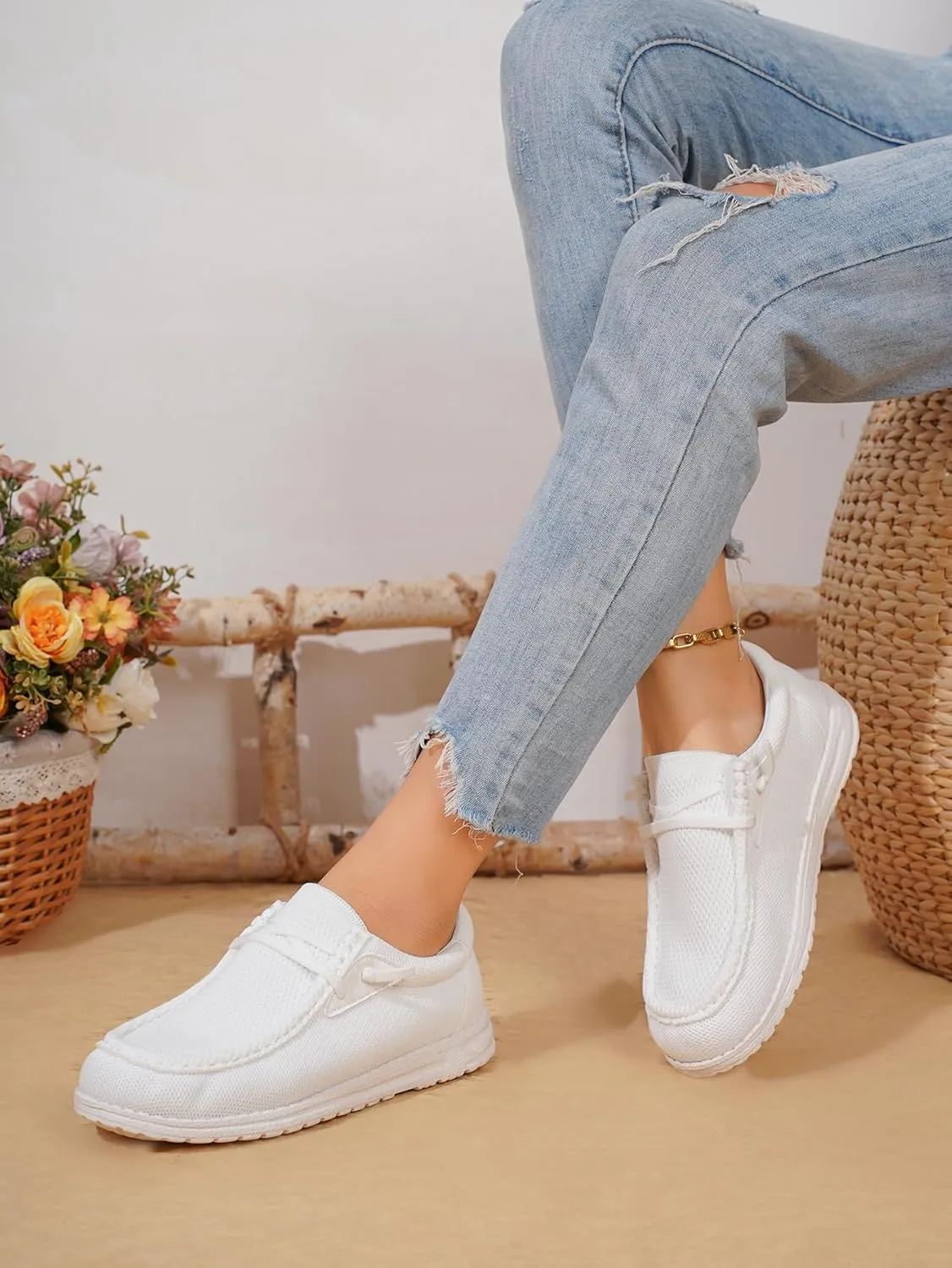 Pure White Minimalist Sneakers – Breathable Mesh Walking Shoes with Non-Slip Rubber Sole – Lightweight Comfortable Loafers & Sports Shoes for Men & Women