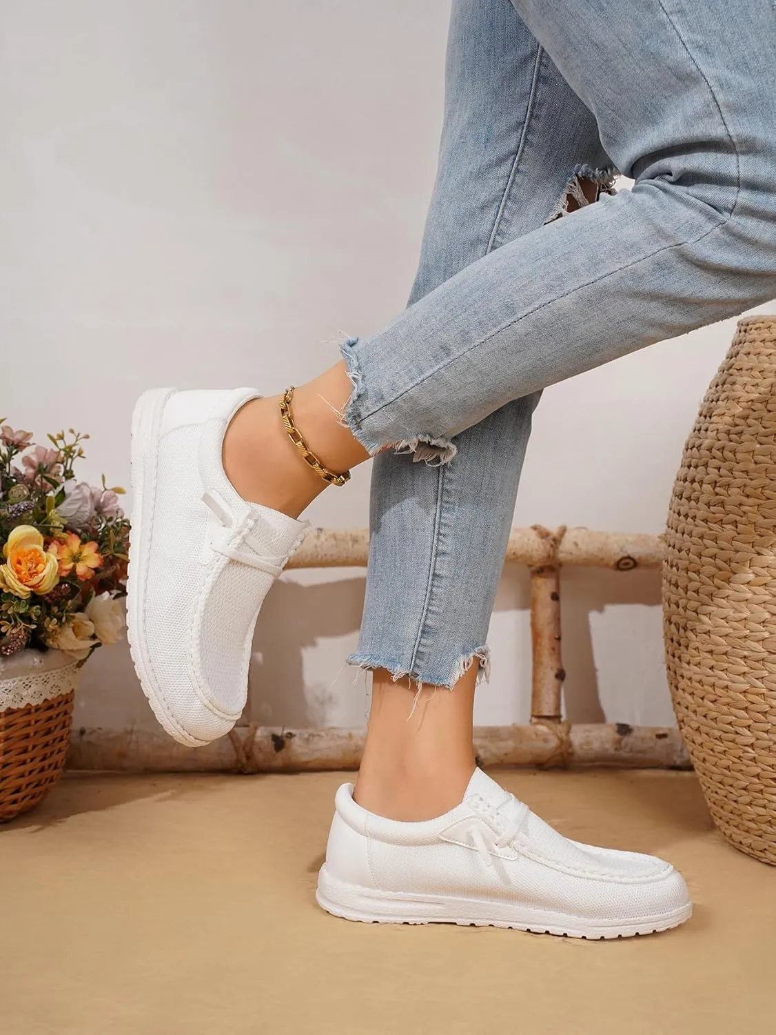 Pure White Minimalist Sneakers – Breathable Mesh Walking Shoes with Non-Slip Rubber Sole – Lightweight Comfortable Loafers & Sports Shoes for Men & Women