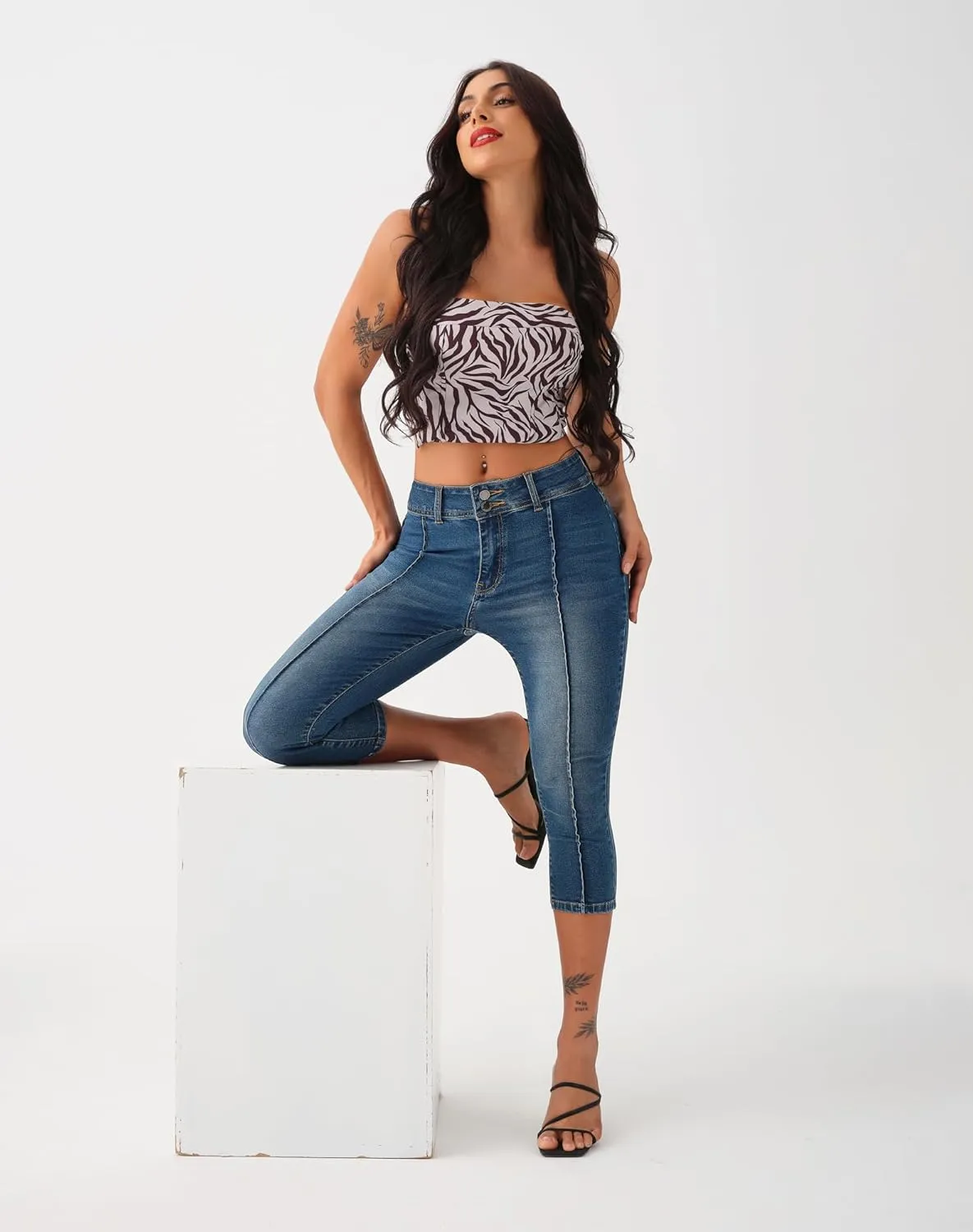 roswear Women’s Capri Pants Trendy Mid Rise Skinny Stretchy Front Seam Denim Jeans