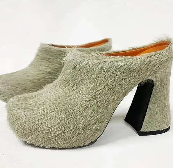 Women's Fuzzy Thick-Soled Mule Heels Closed Round Toe Block Heel Slides Fur Mules for Women Slip on Fur Pumps