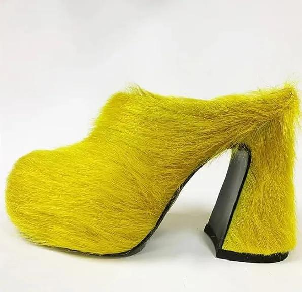 Women's Fuzzy Thick-Soled Mule Heels Closed Round Toe Block Heel Slides Fur Mules for Women Slip on Fur Pumps