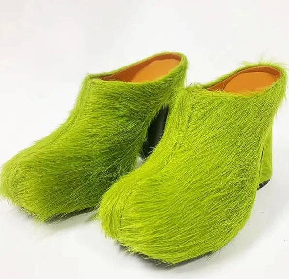 Women's Fuzzy Thick-Soled Mule Heels Closed Round Toe Block Heel Slides Fur Mules for Women Slip on Fur Pumps