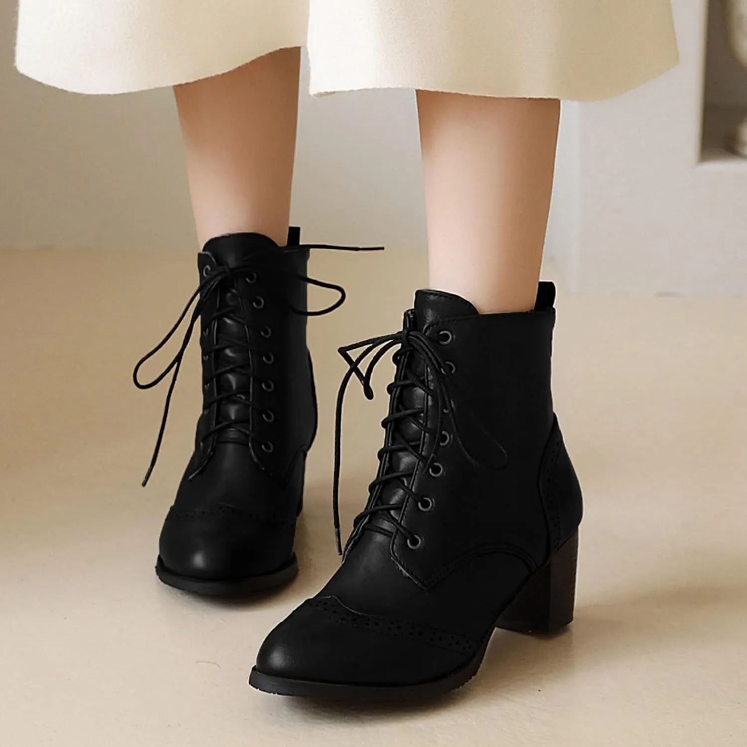 Women's Wingtip Lace Up Booties Chunky Heel Ankle Boots Mid Calf Boots Combat Boots Slip On Leather Boots Fall Winter Boots Faux Fur Lining Vintage Victorian Boots for Wedding Bridal